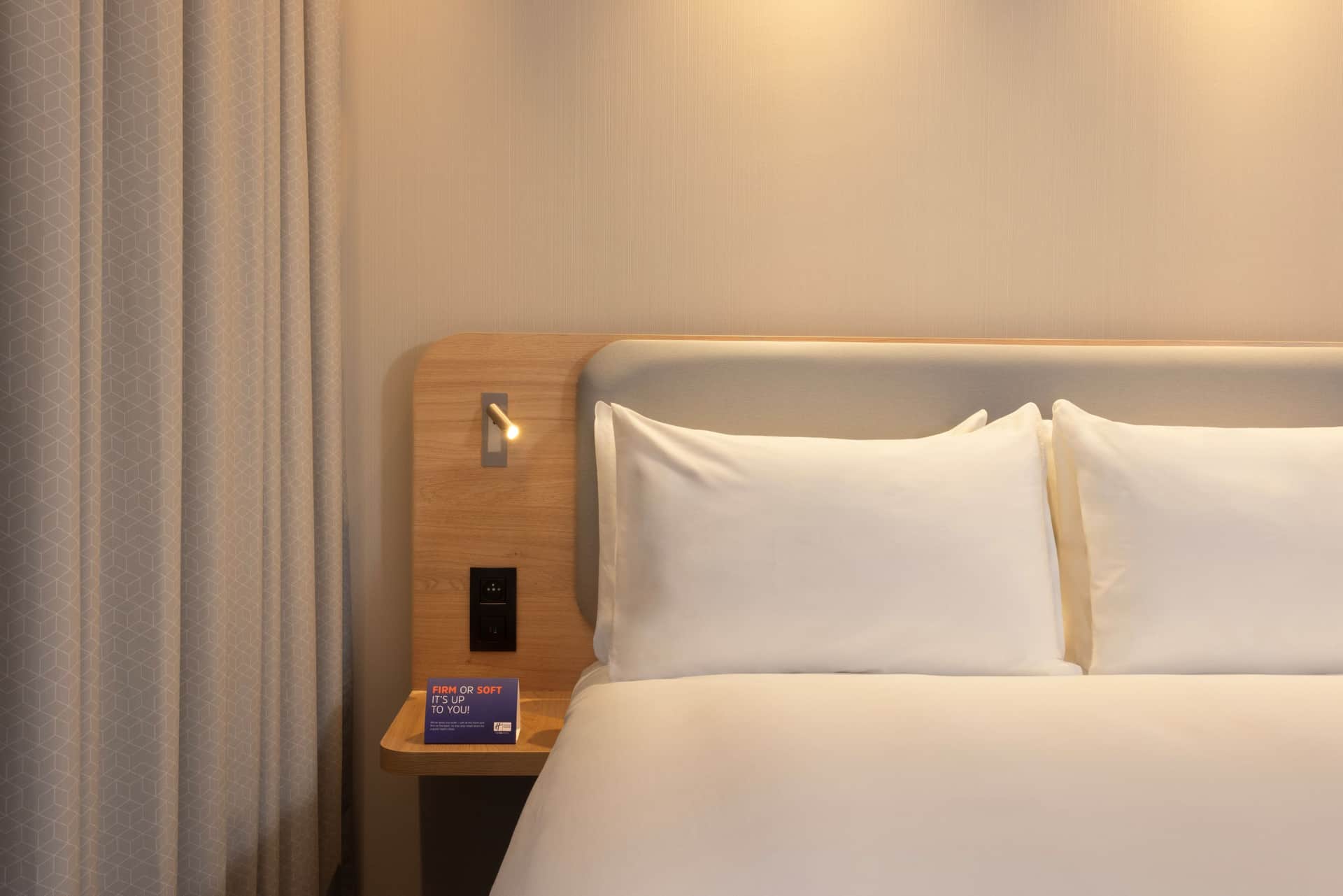 Holiday Inn Express Brussels - Airport by IHG