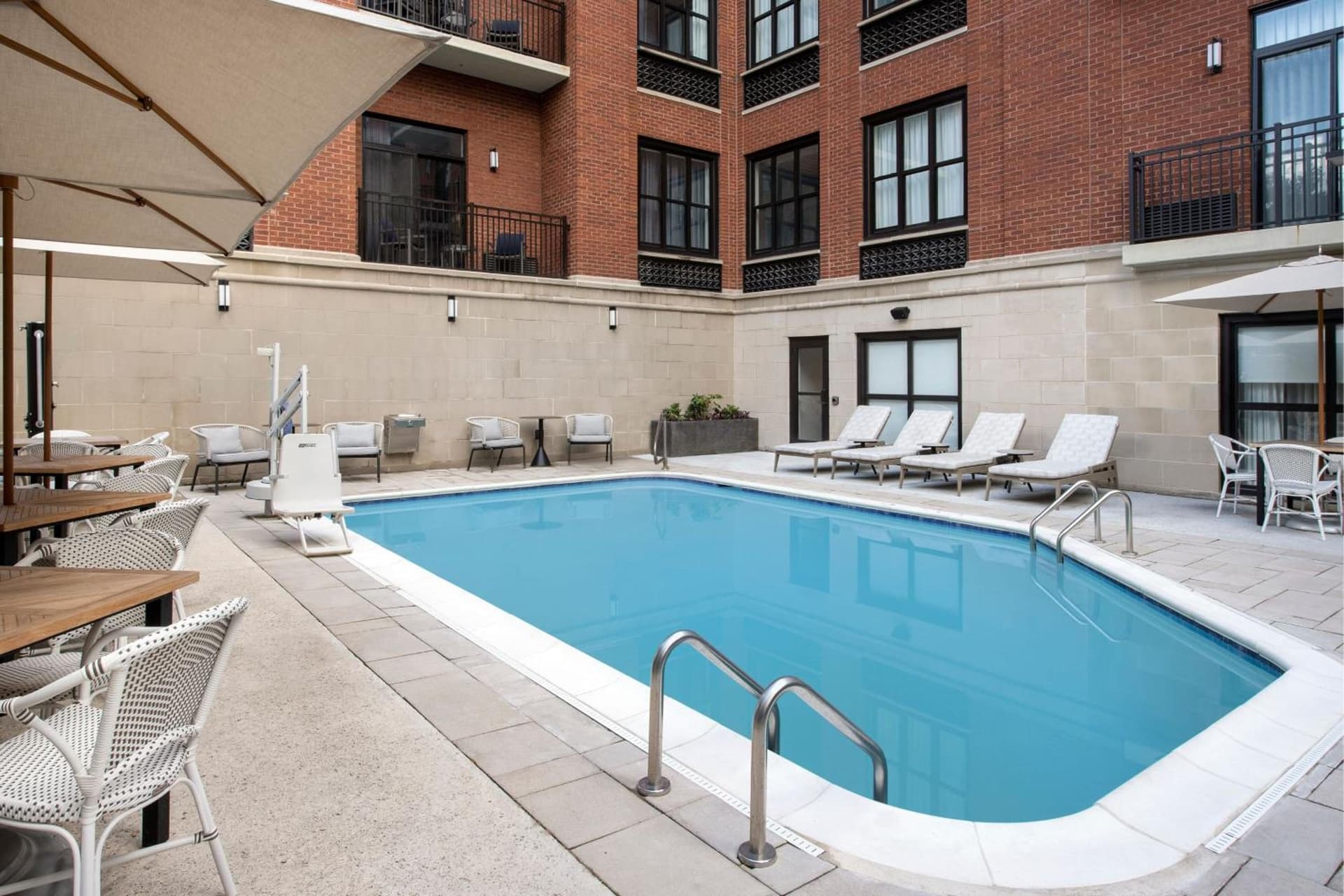 Courtyard by Marriott Savannah Downtown - Historic District