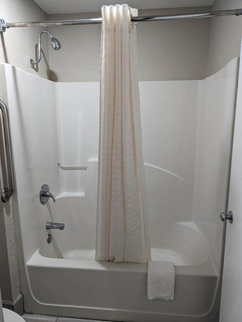 Howard Johnson by Wyndham Chattanooga Lookout Mountain I-24