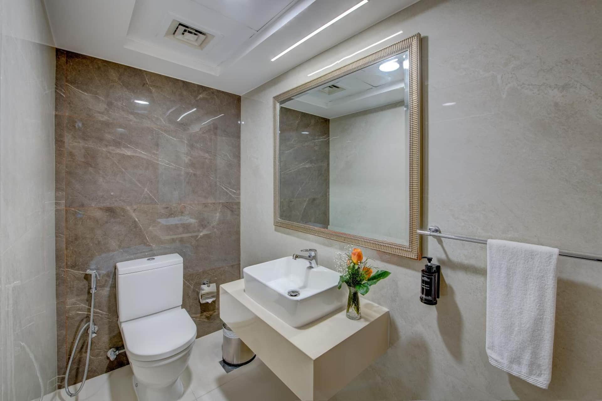 Howard Johnson Plaza by Wyndham Dubai Deira