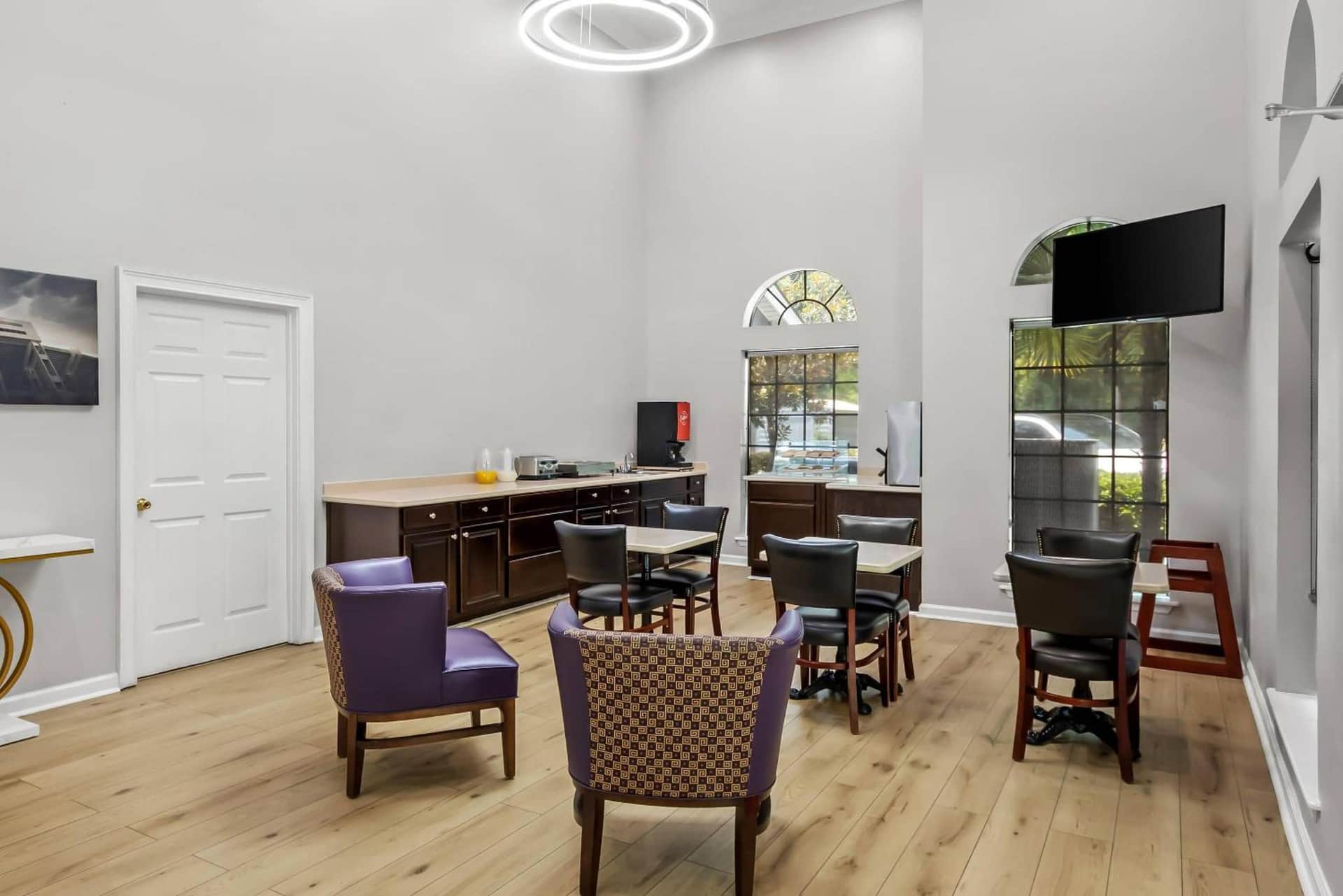Econo Lodge Inn & Suites Cayce I-26 Airport