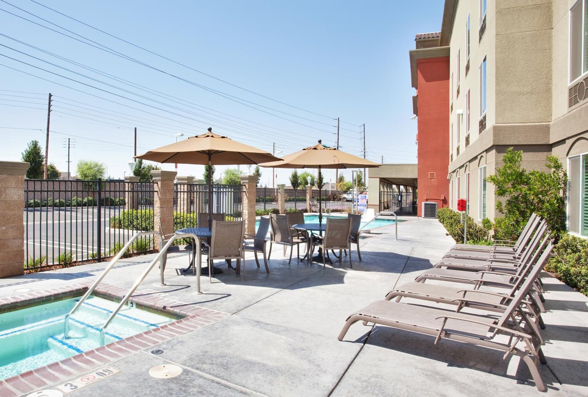 Holiday Inn Express & Suites Modesto