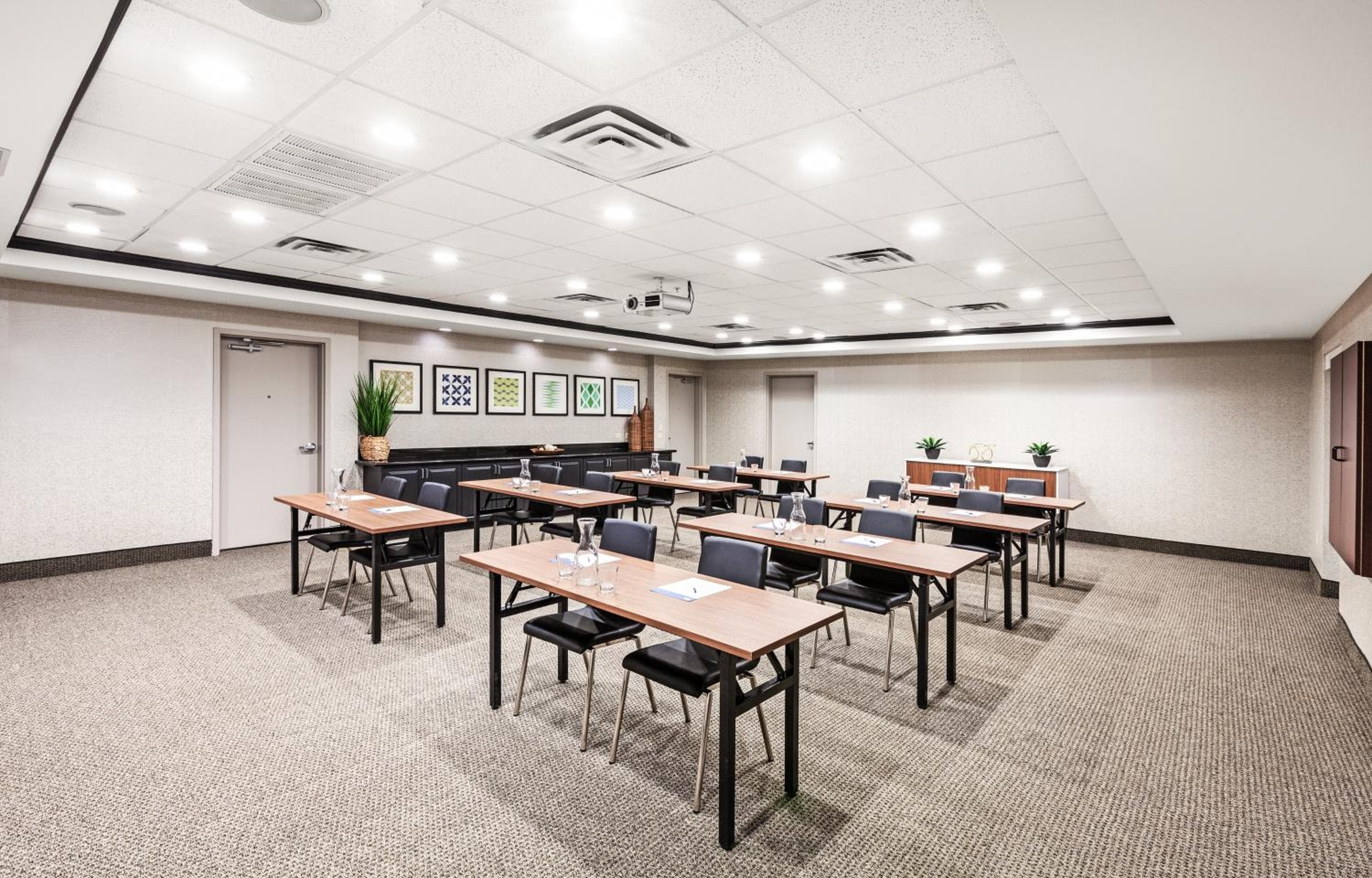 Holiday Inn Express & Suites Baton Rouge East by IHG