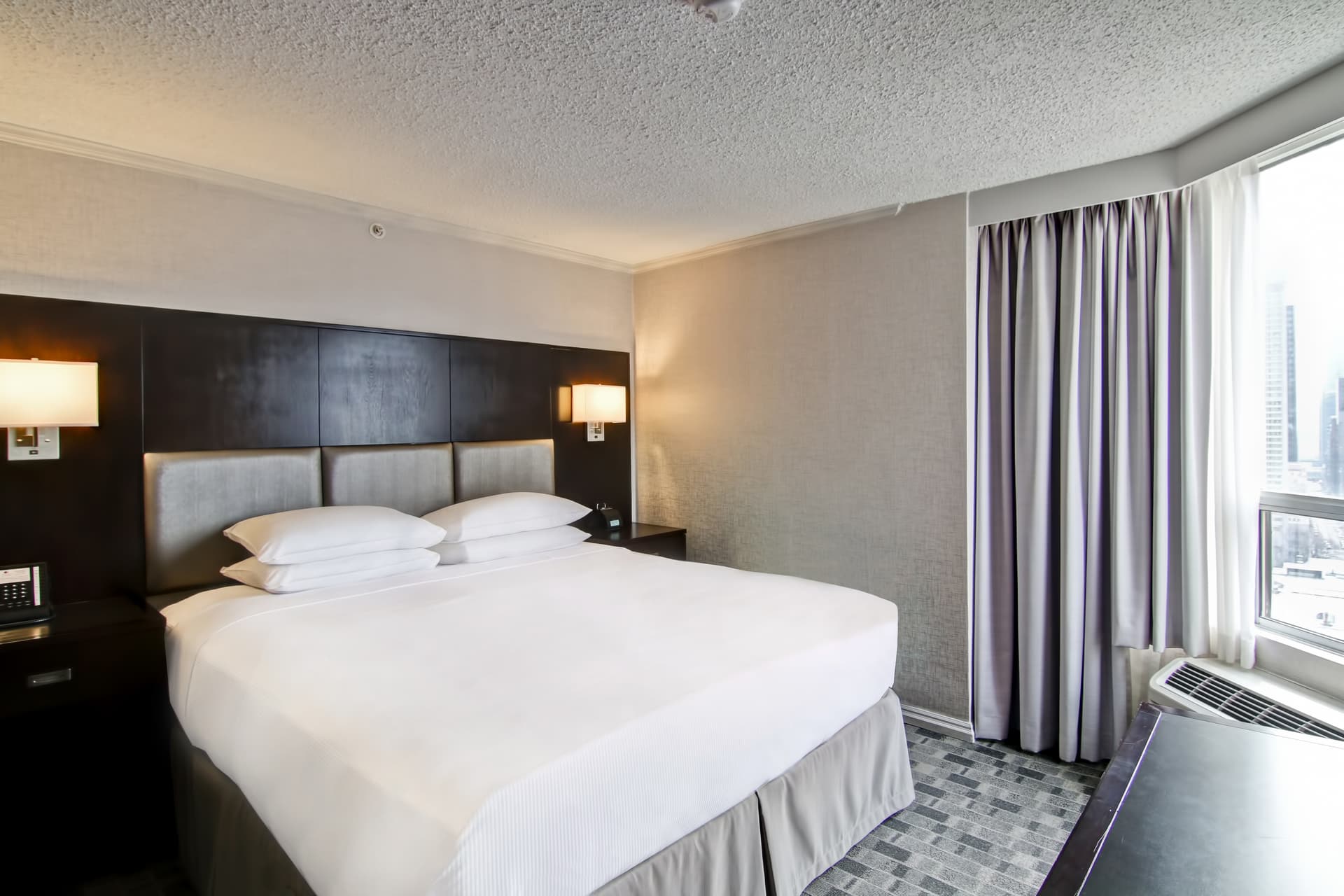 DoubleTree by Hilton Toronto Downtown