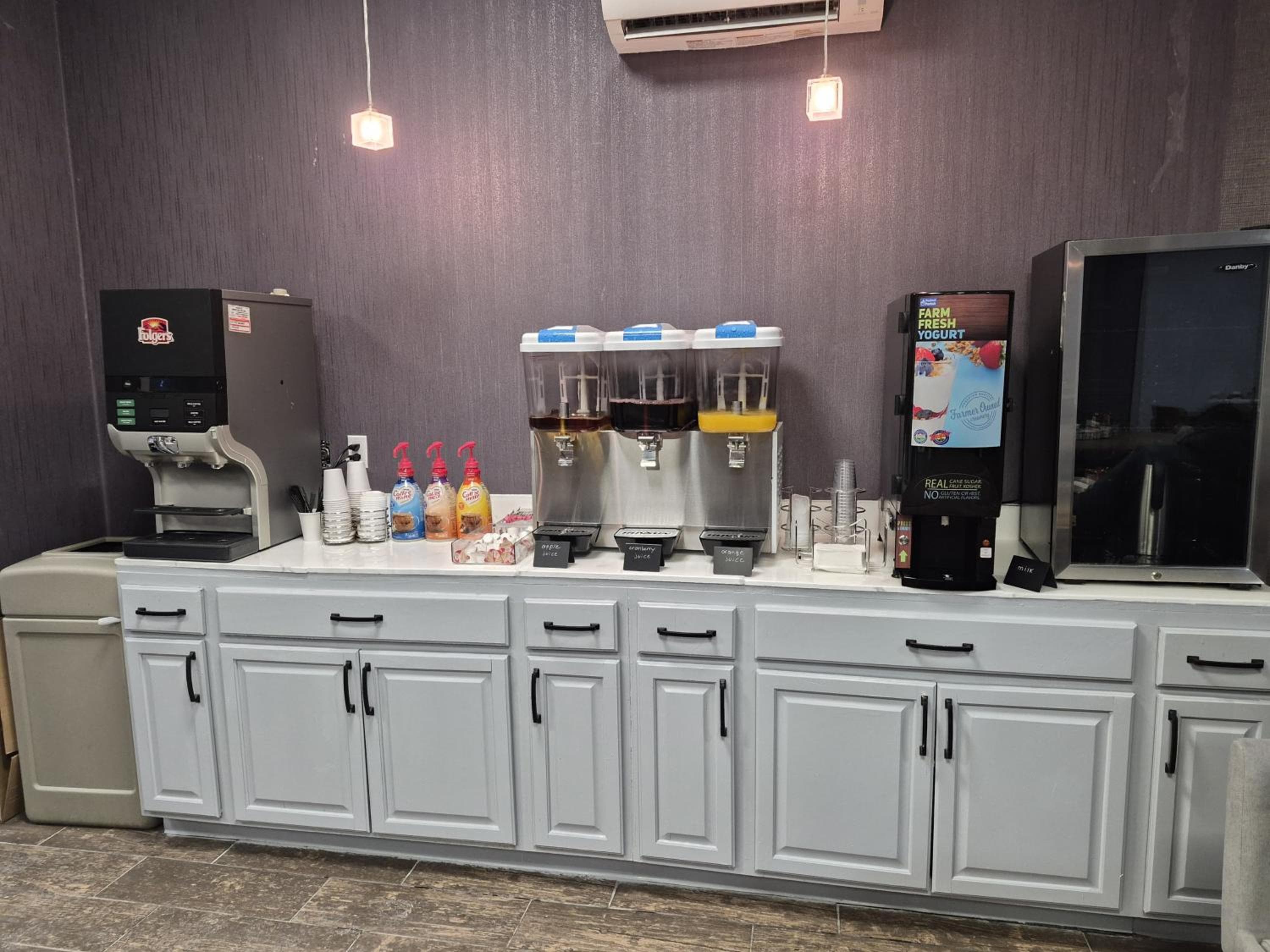 Cambridge Hotel - Kansas City