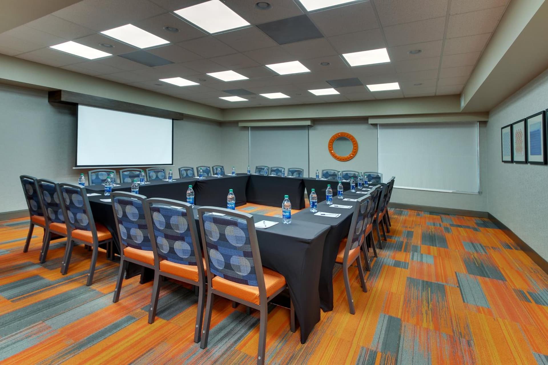 Holiday Inn Express & Suites Atlanta Perimeter Mall Hotel by IHG