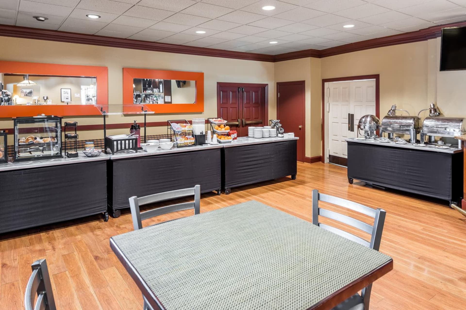 Lions Gate Hotel Sacramento