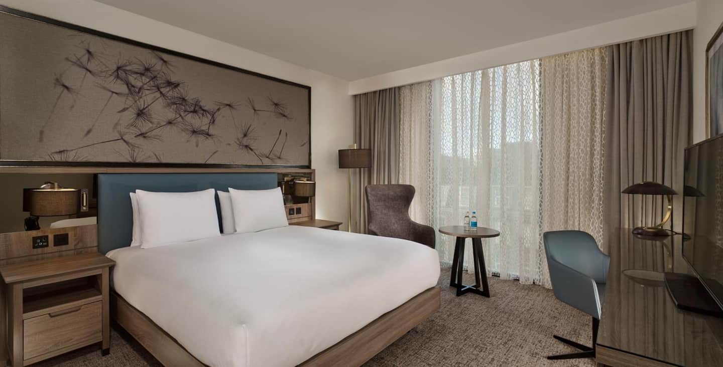 DoubleTree by Hilton Hull
