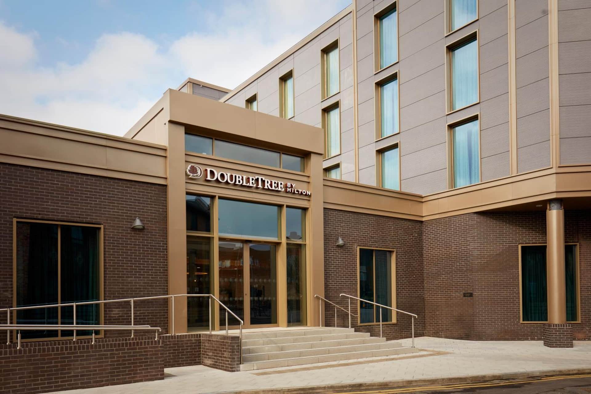 DoubleTree by Hilton Hull