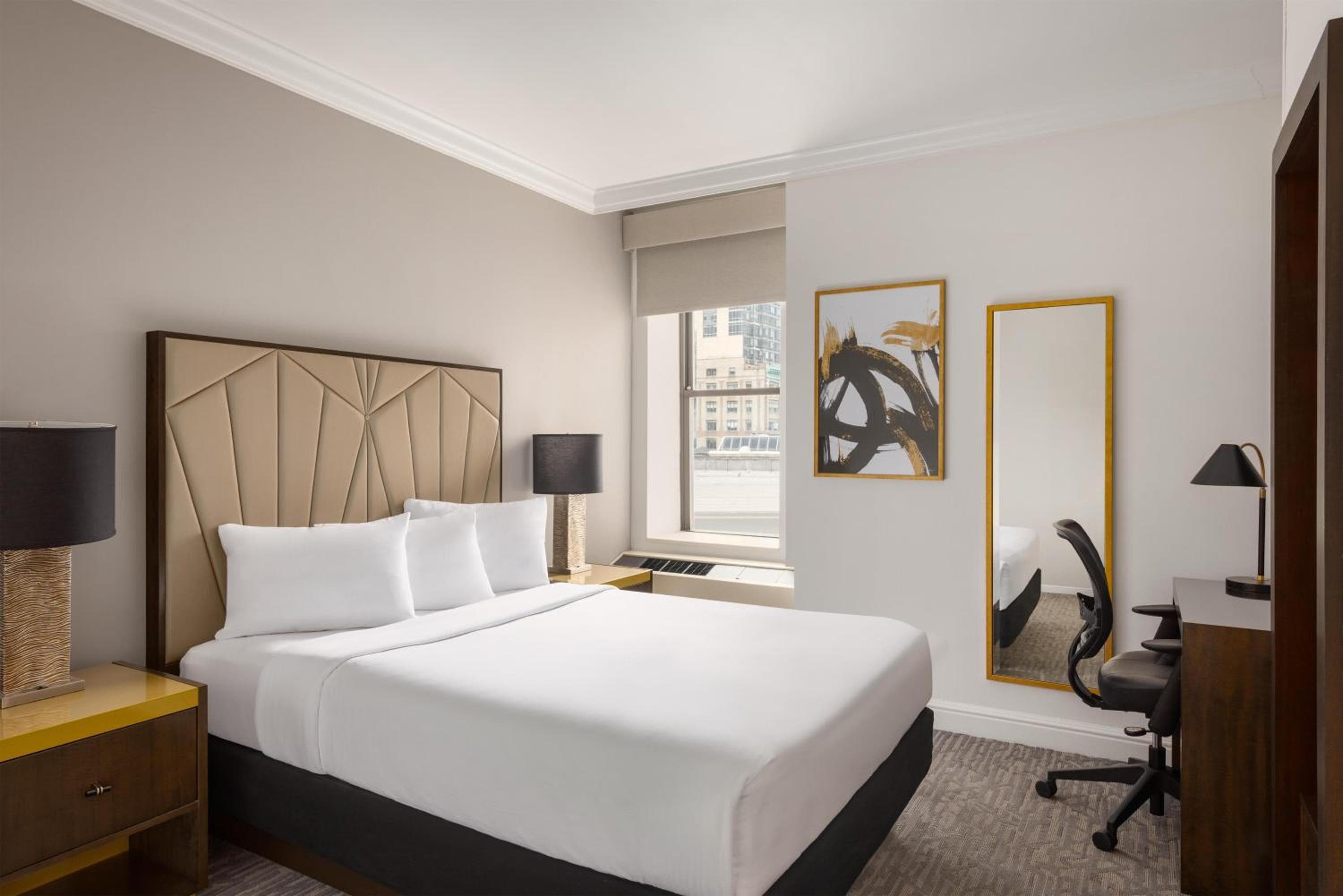 Renaissance Chicago O'Hare Suites Hotel