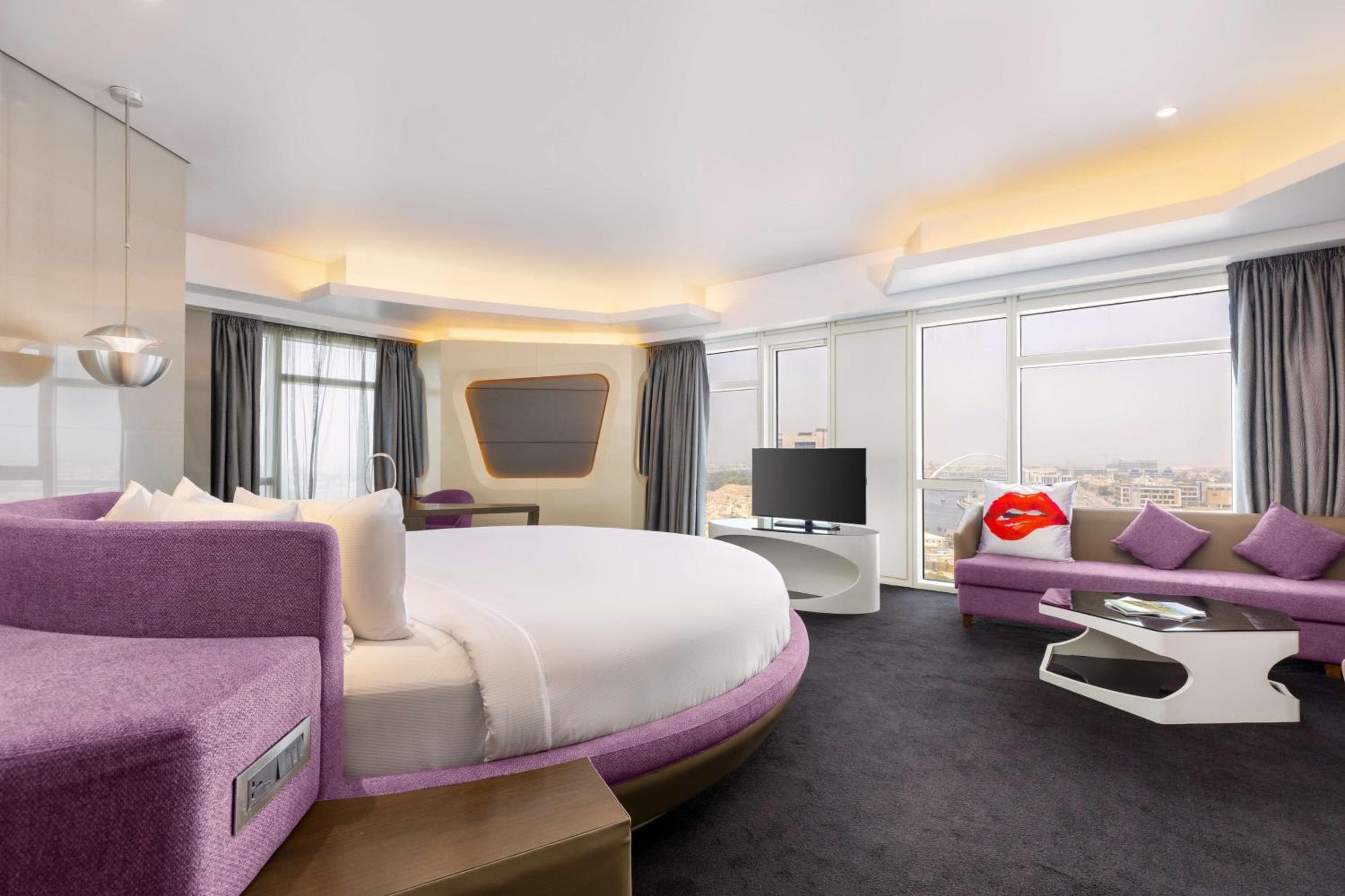 V Hotel Dubai, Curio Collection by Hilton