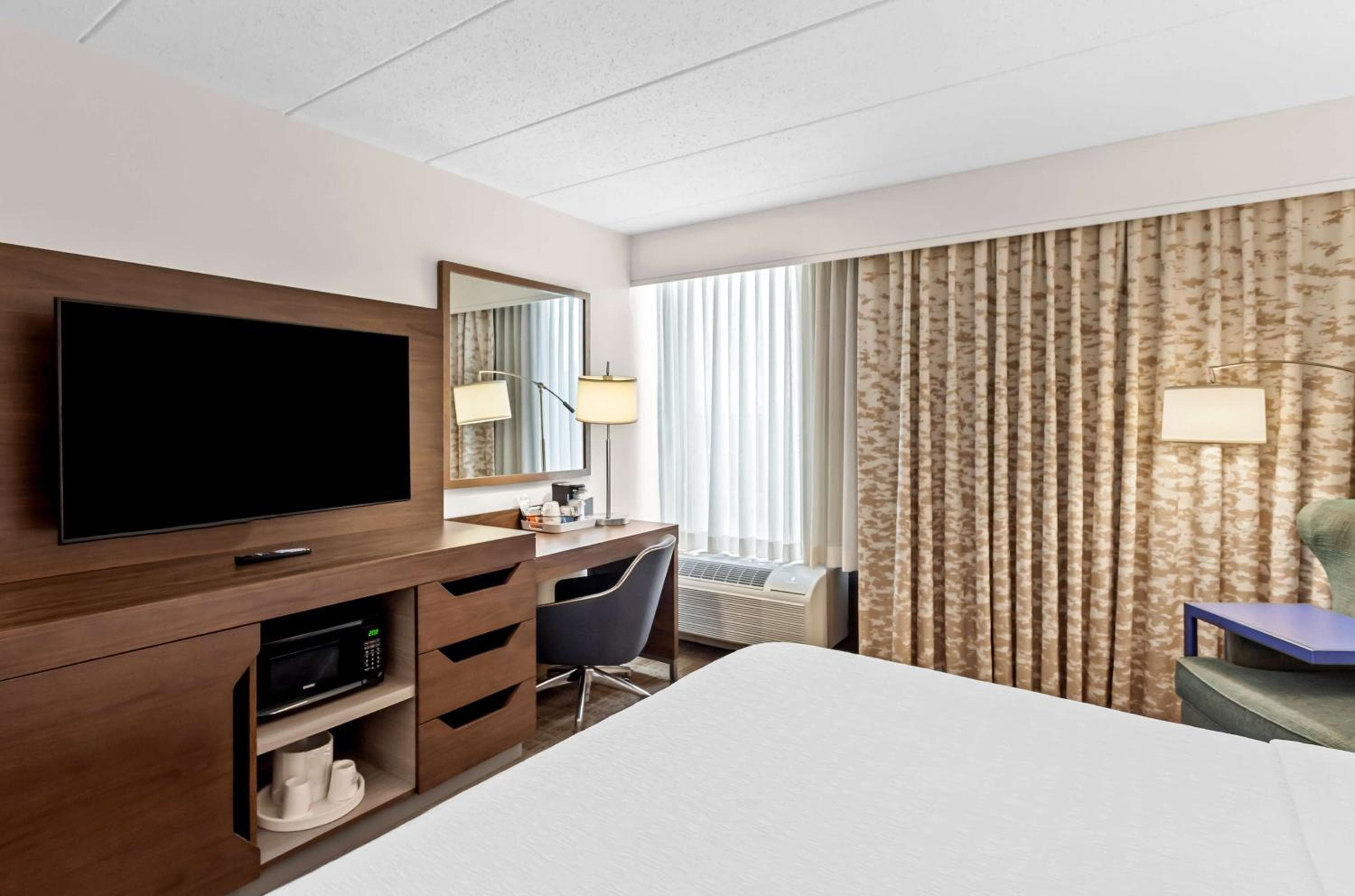 Hampton Inn Chicago-Naperville