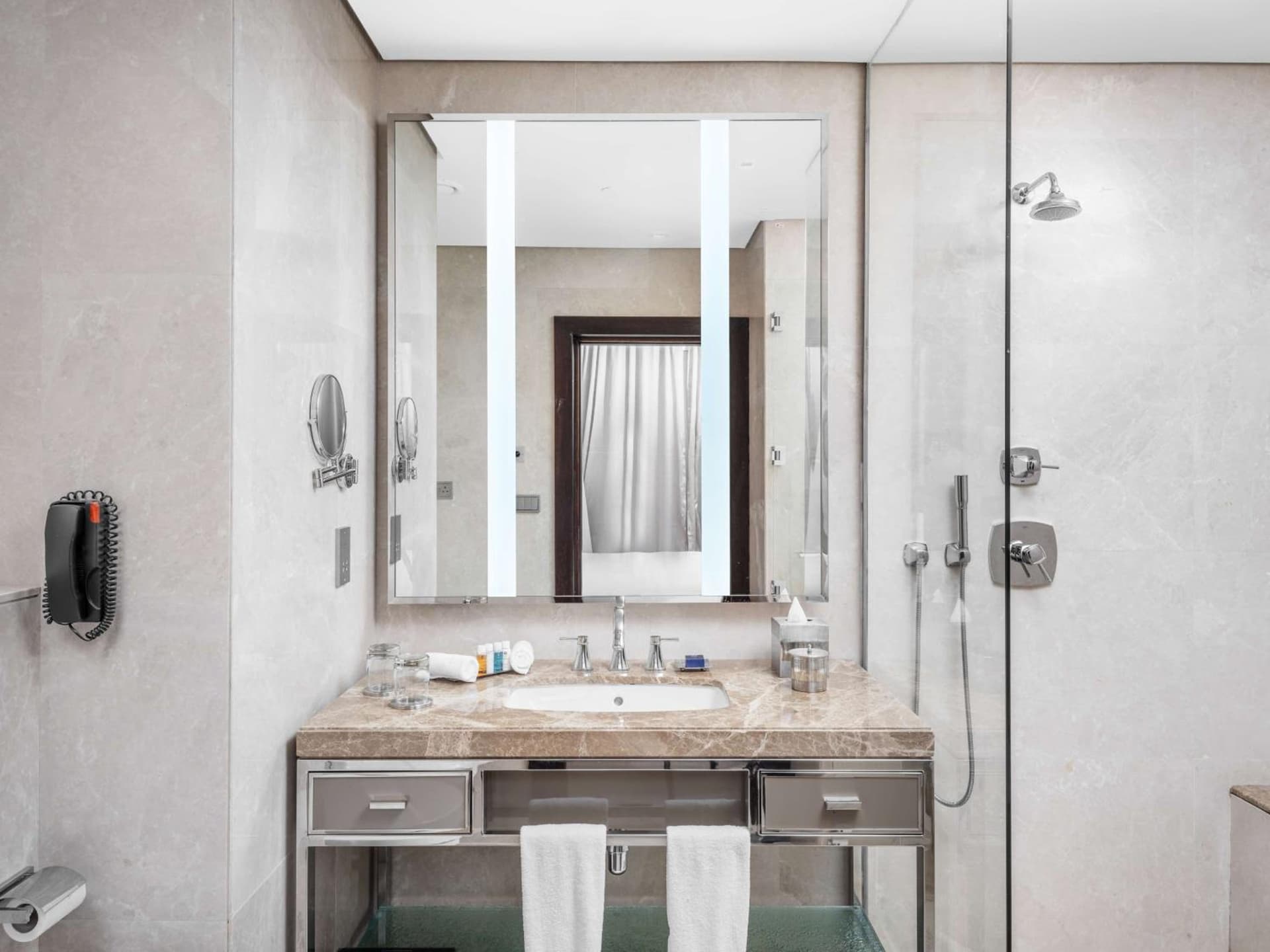 The Hotel Galleria Jeddah, Curio Collection by Hilton