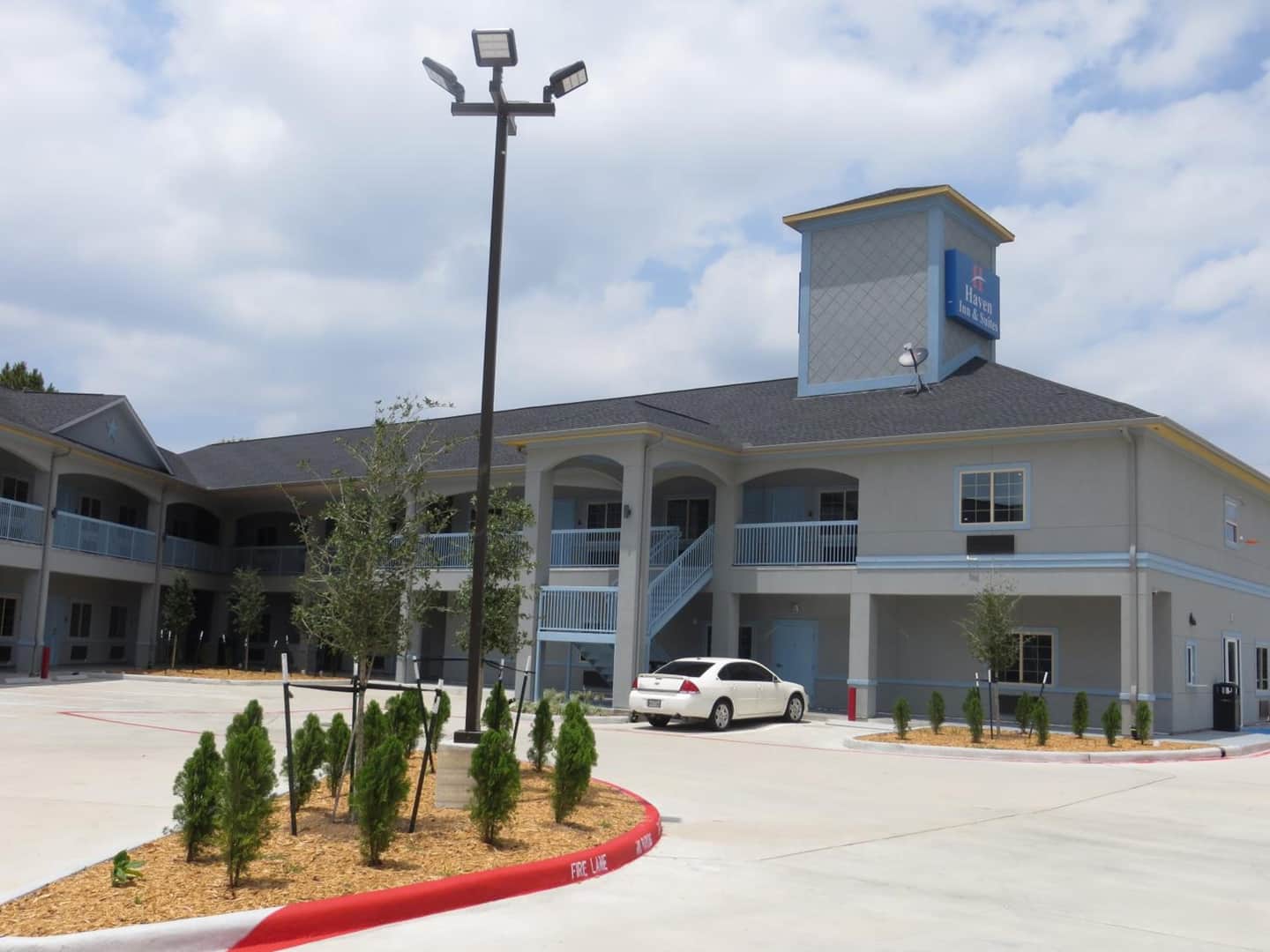 Haven Inn & Suites Willowbrook