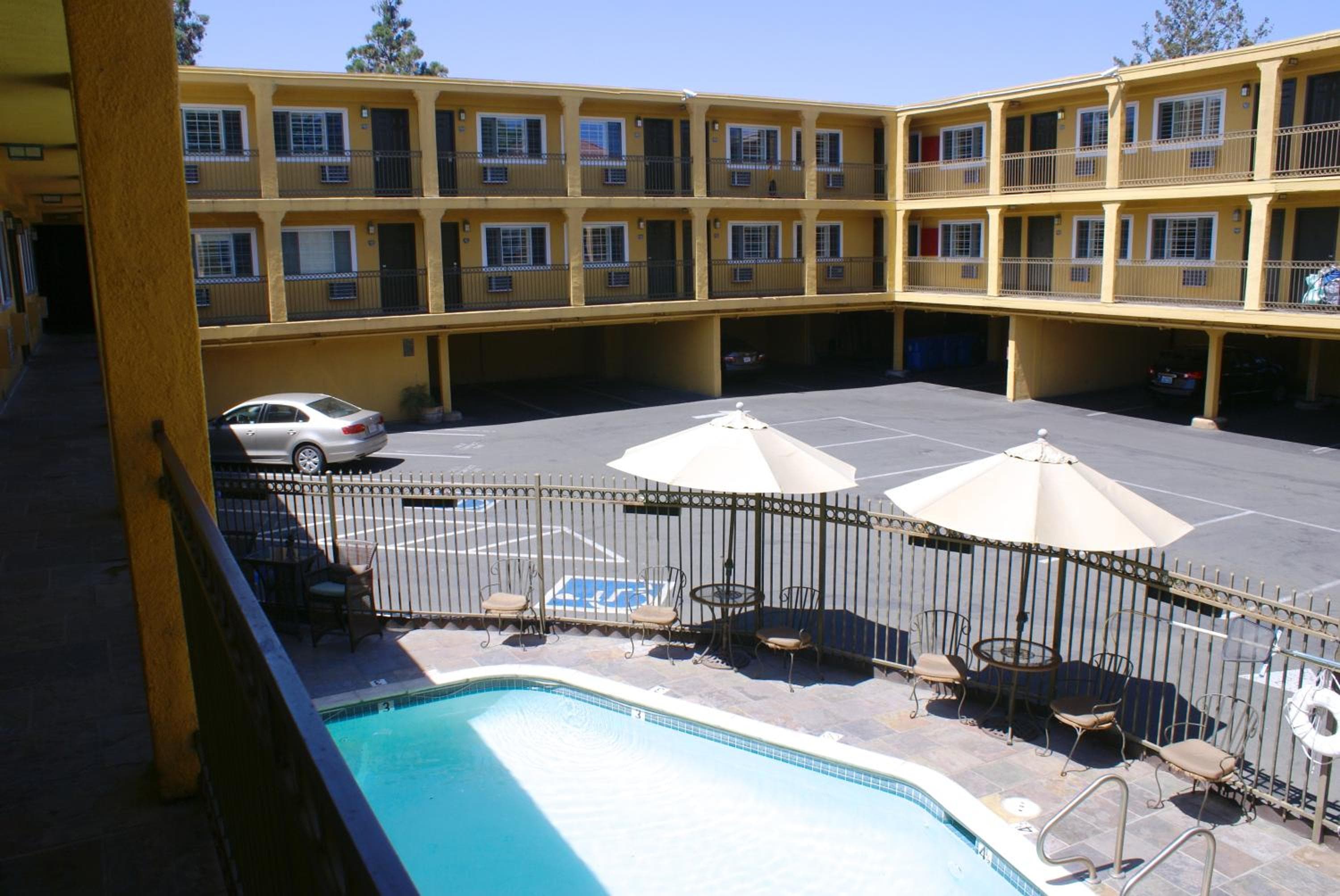 Napa Valley Hotel and Suites