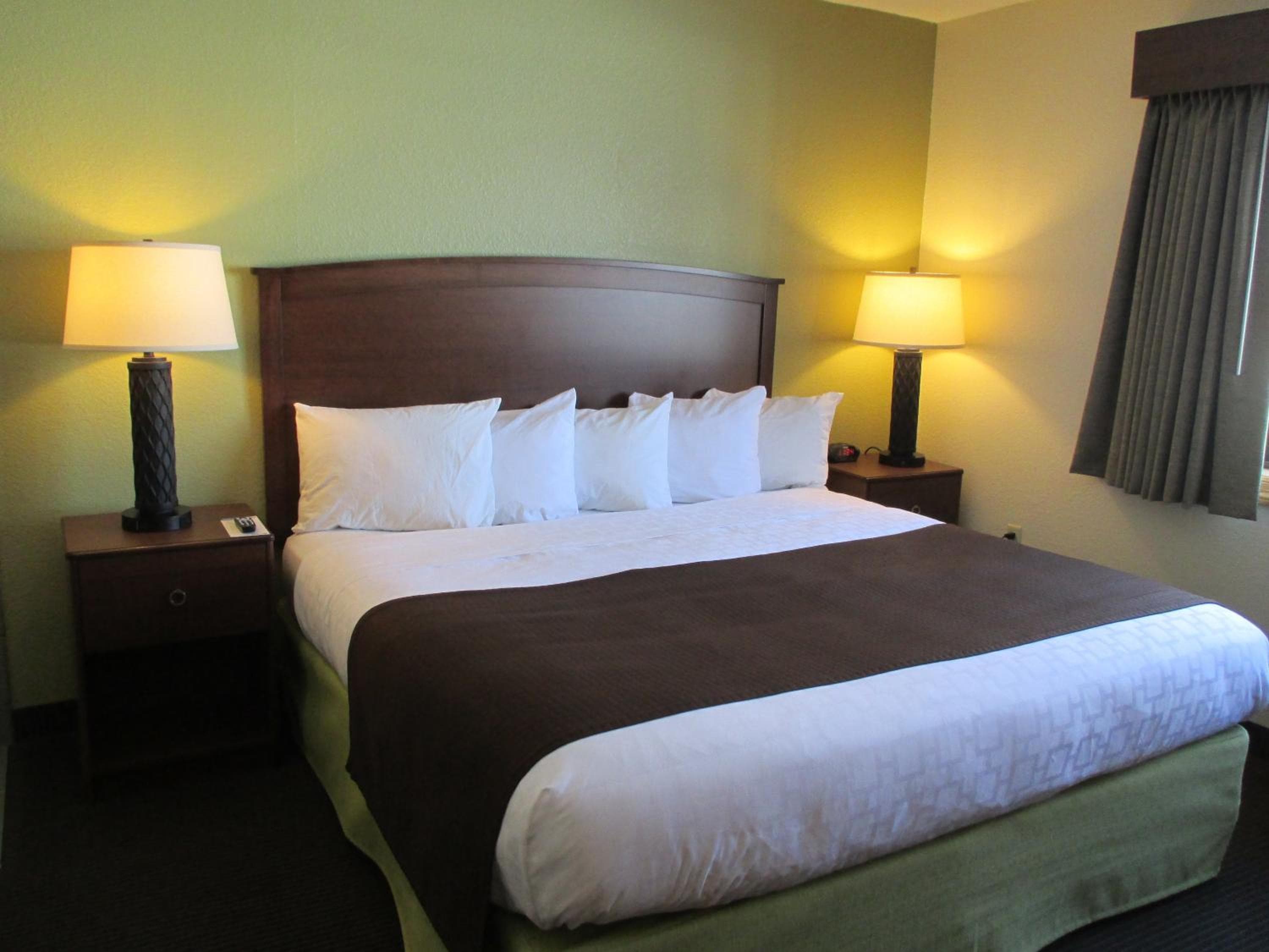 Cobblestone Hotel & Suites - Wisconsin Rapids