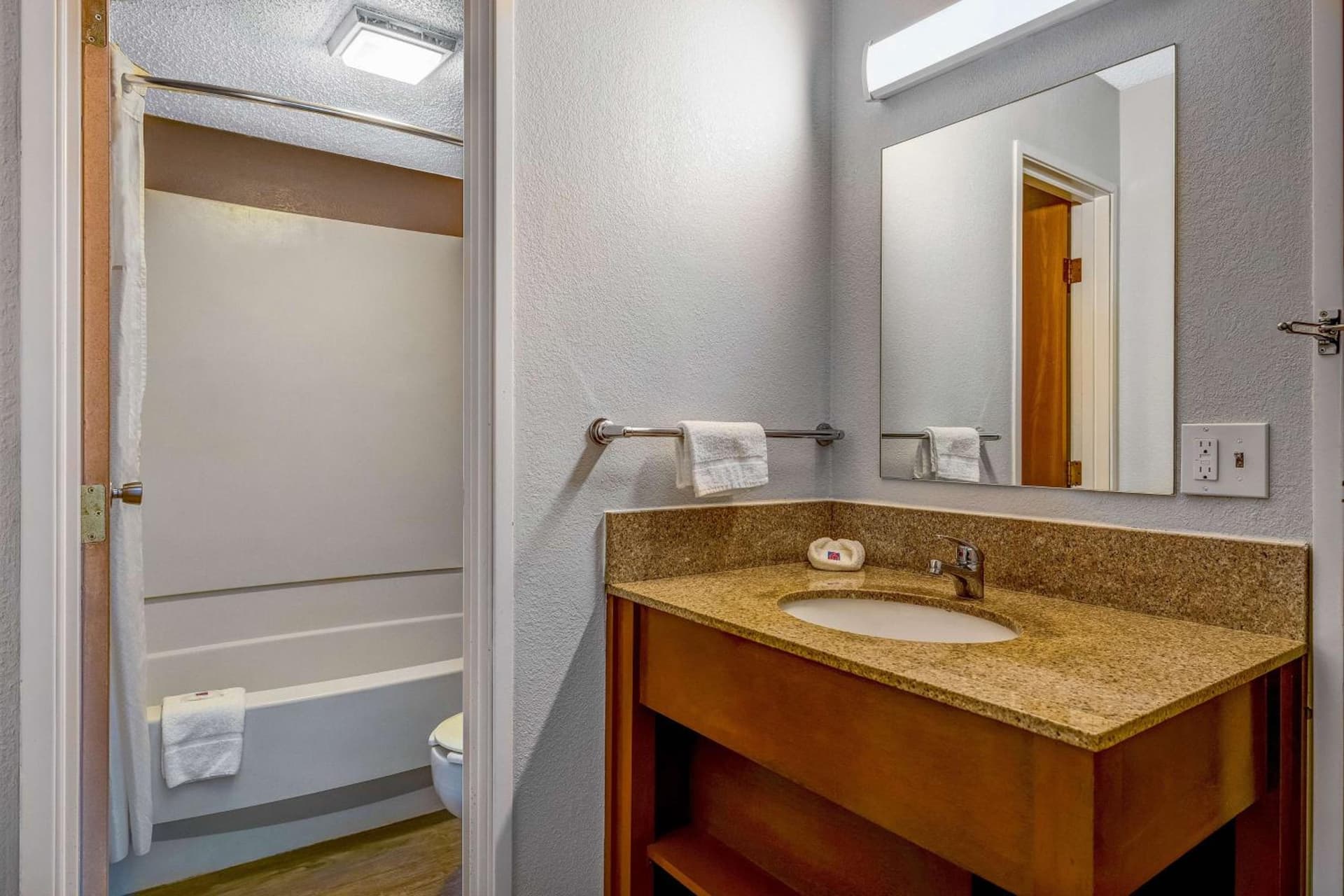 Motel 6 Elk Grove O'Hare