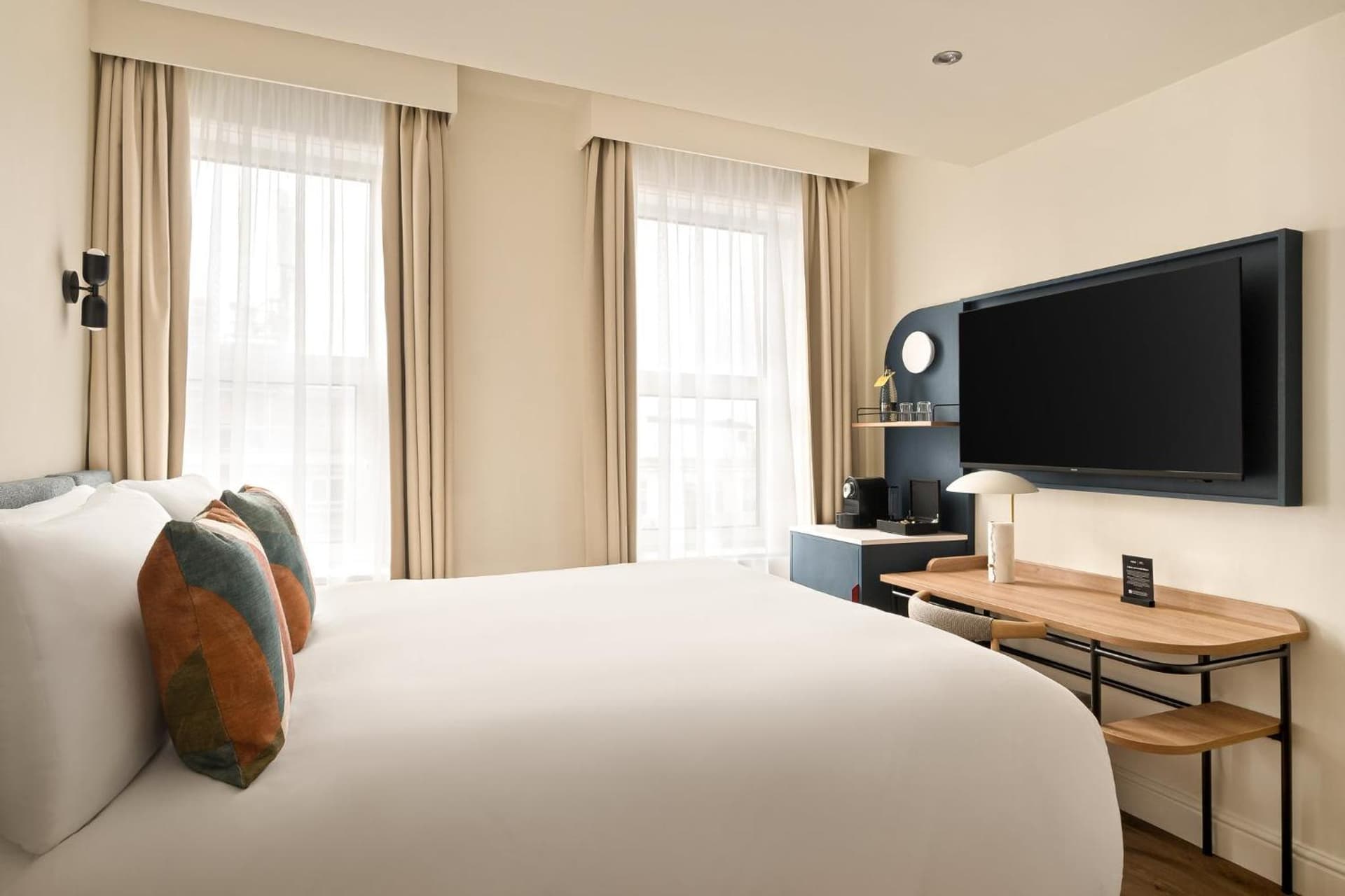 London Bloomsbury Square Hotel by IHG