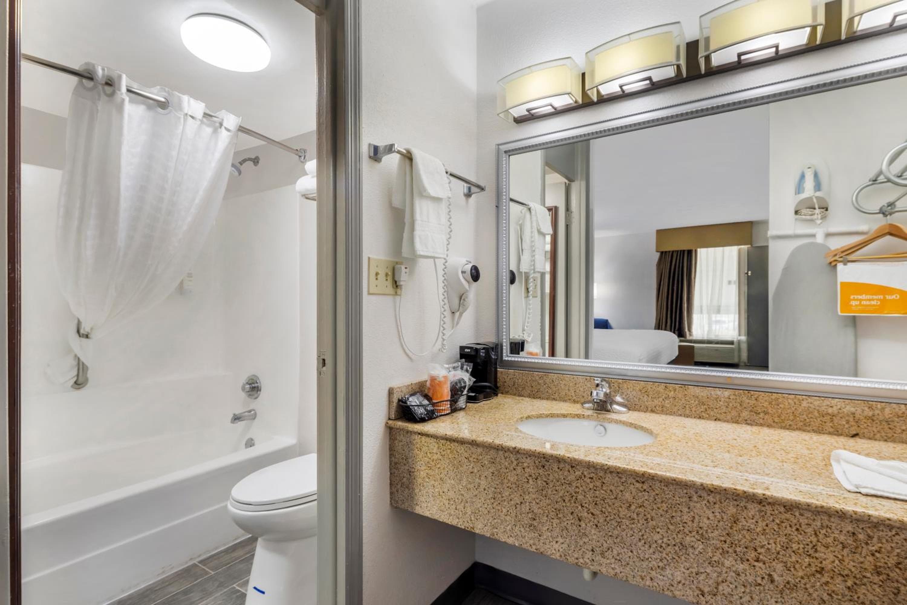Clarion Pointe Morrow - Atlanta South