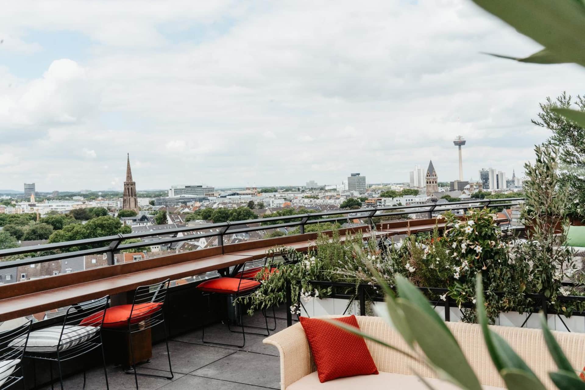 Wasserturm Hotel Cologne, Curio Collection by Hilton