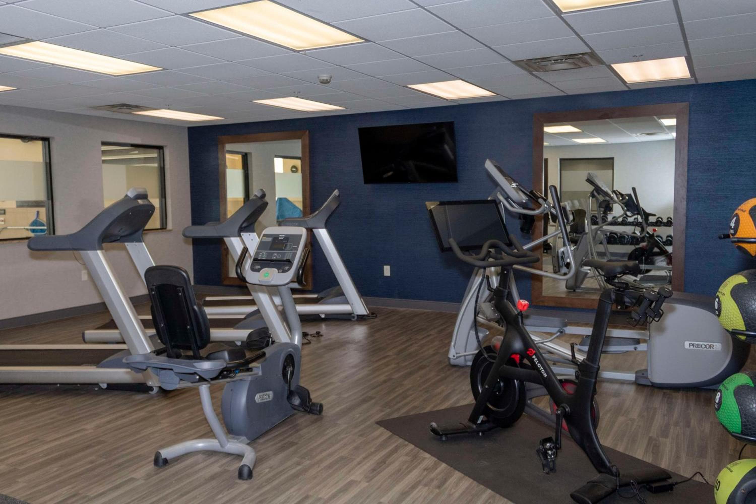 Hampton Inn & Suites Riverton