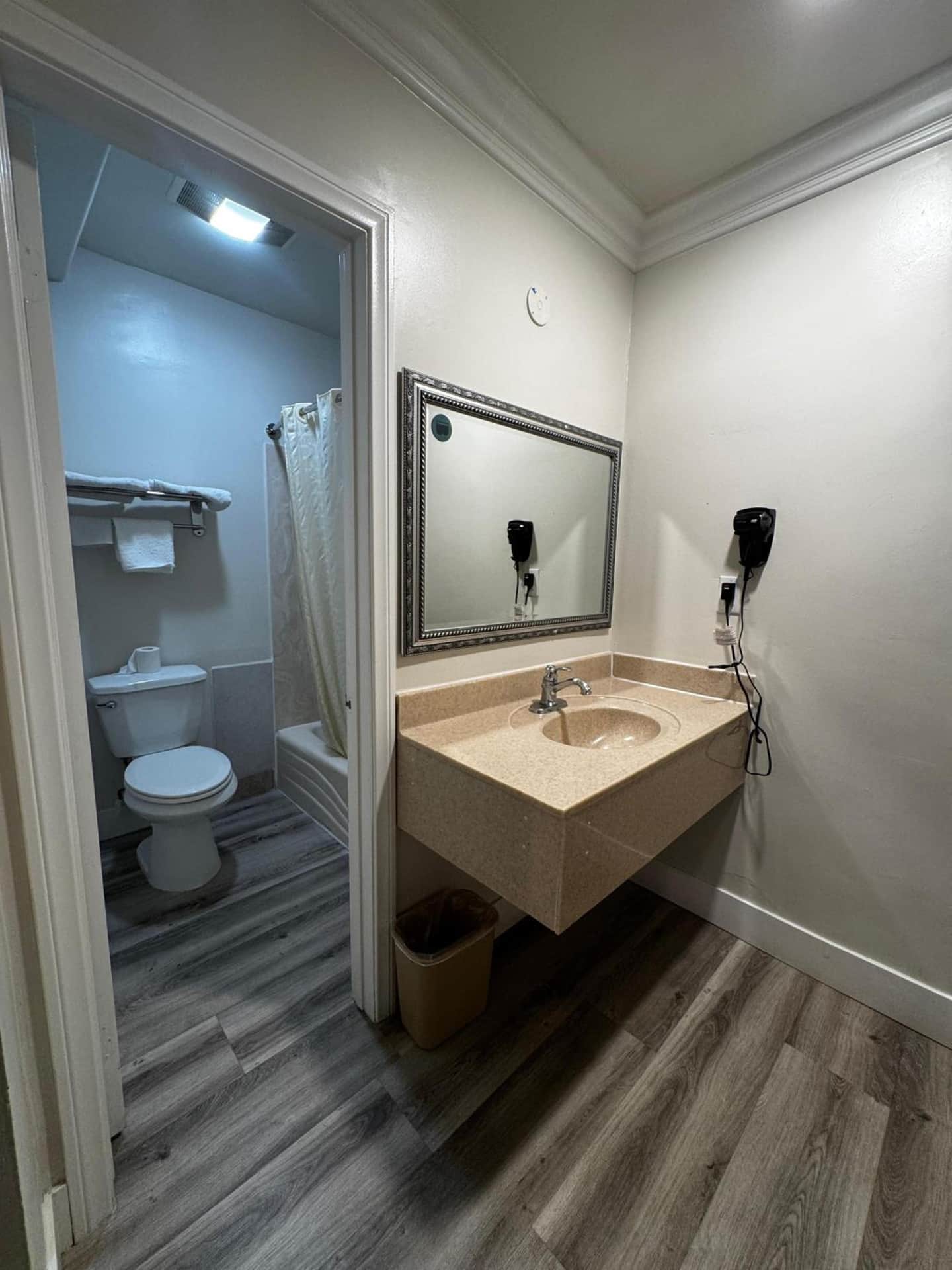 Friendship Motor Inn
