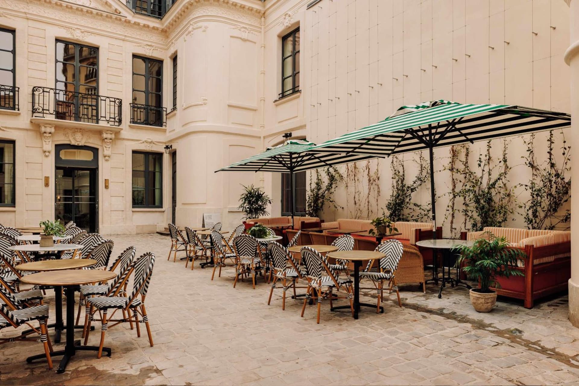 Le Jardin de Verre by Locke, Paris