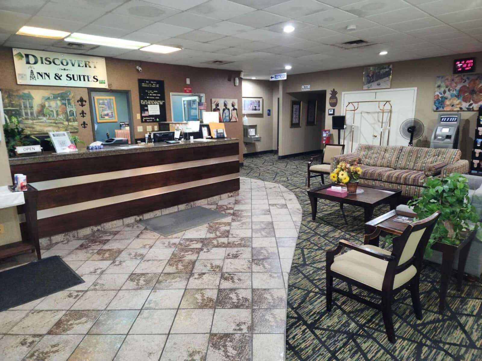 Discovery Inn & Suites