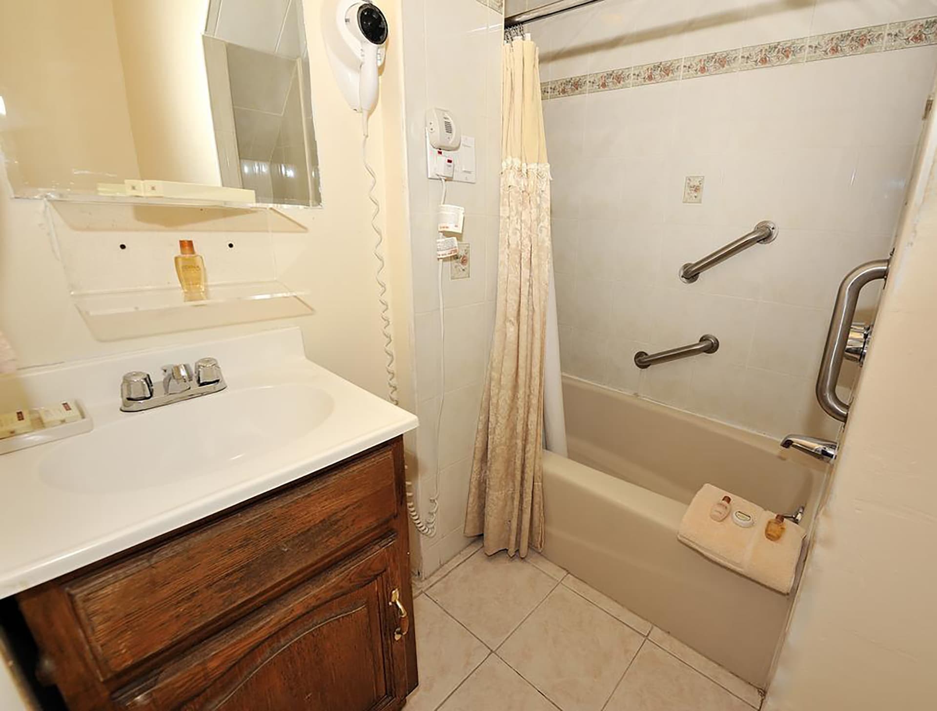 Midwood Suites 1078