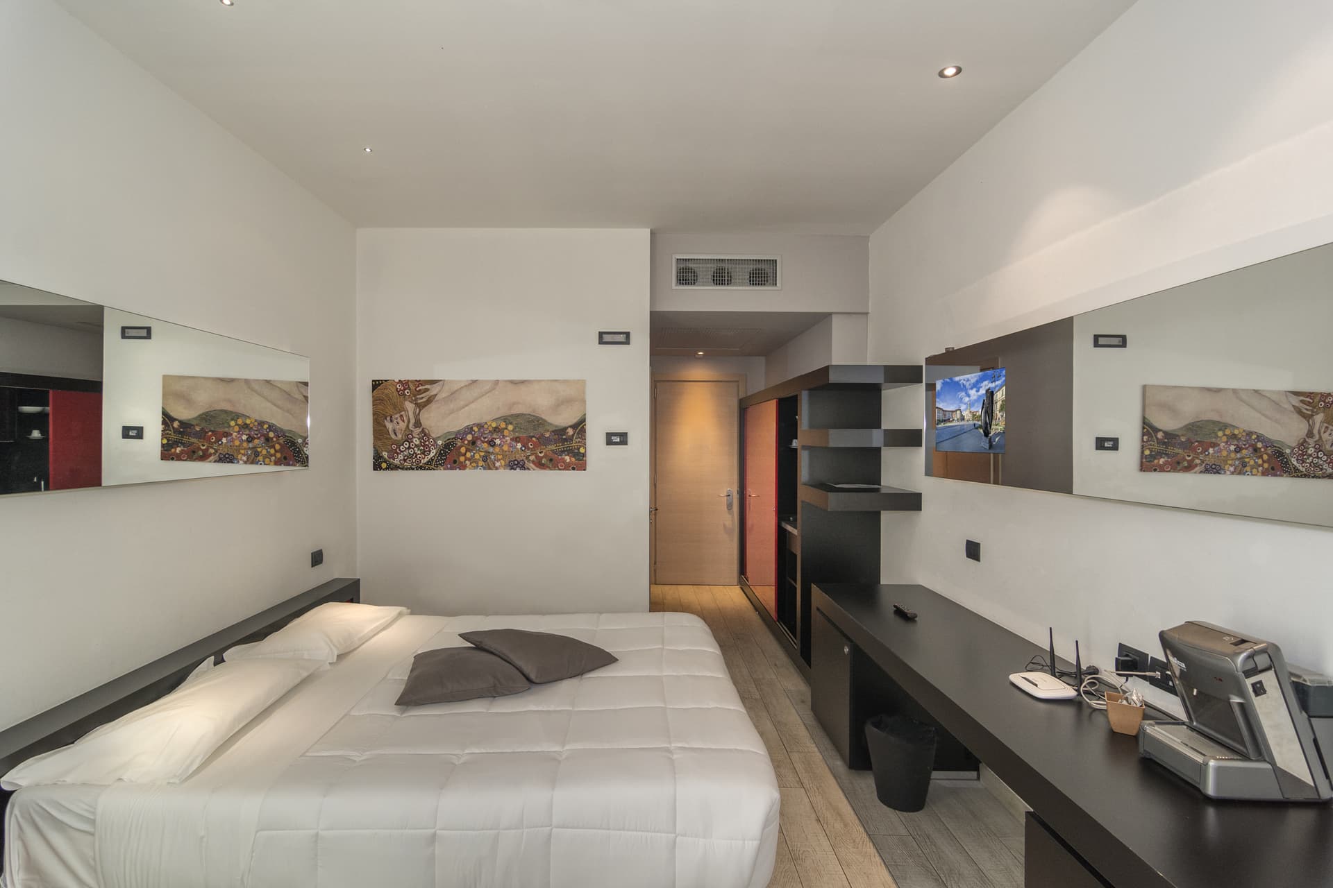 Blue Shades ApartHotel