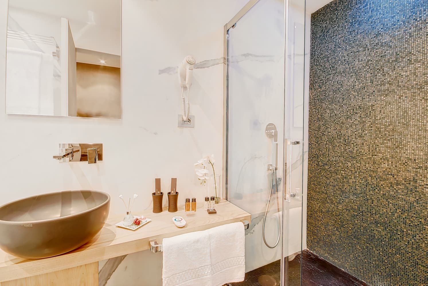 Sun Suite Luxury Pantheon