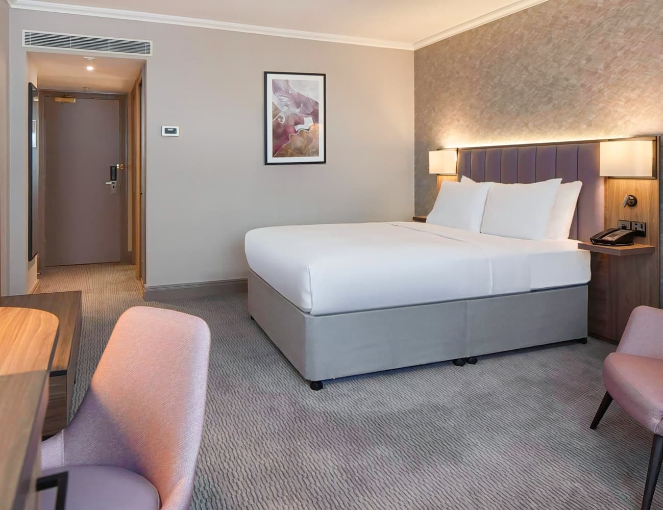 DoubleTree by Hilton Dartford Bridge